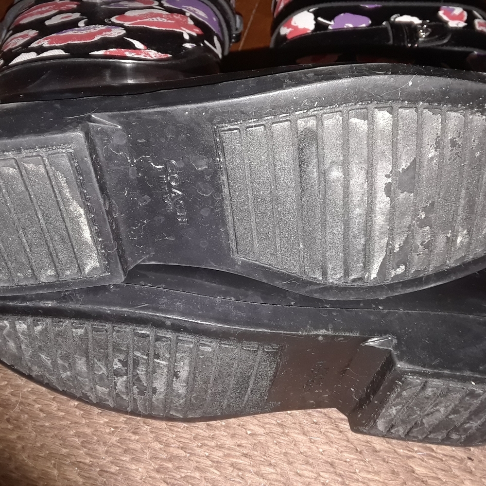 Coach  Trisha  rain boots in multi color. Size 8 - Picture 6 of 7